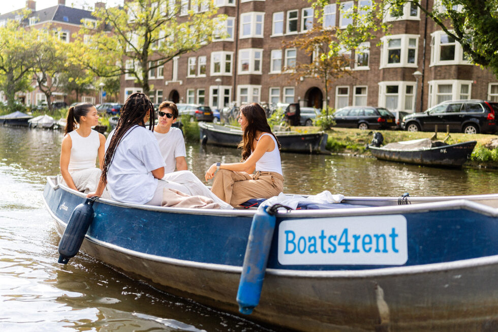 Rent a boat Amsterdam - 3 hours with Boaty